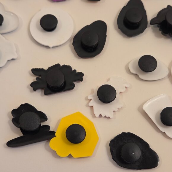 40+ Crocs-style Charms – New Hockey/Canada Set - Picture 5 of 5